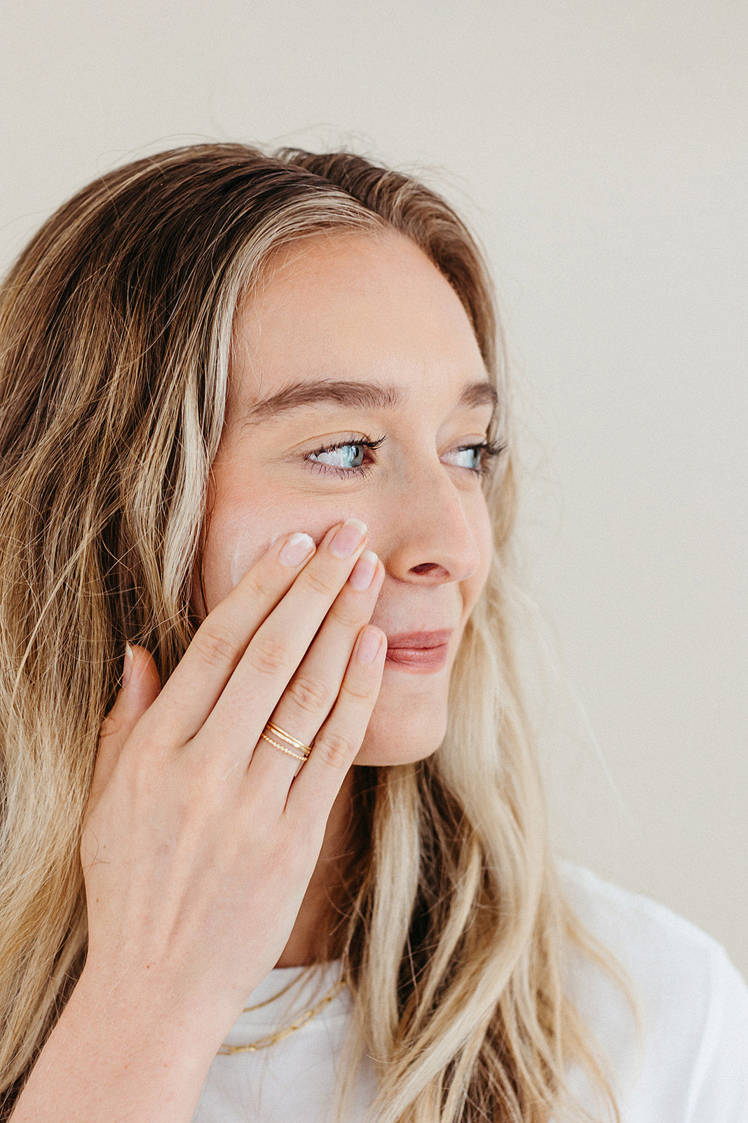 Sheer Lightweight Brightening Sunscreen
