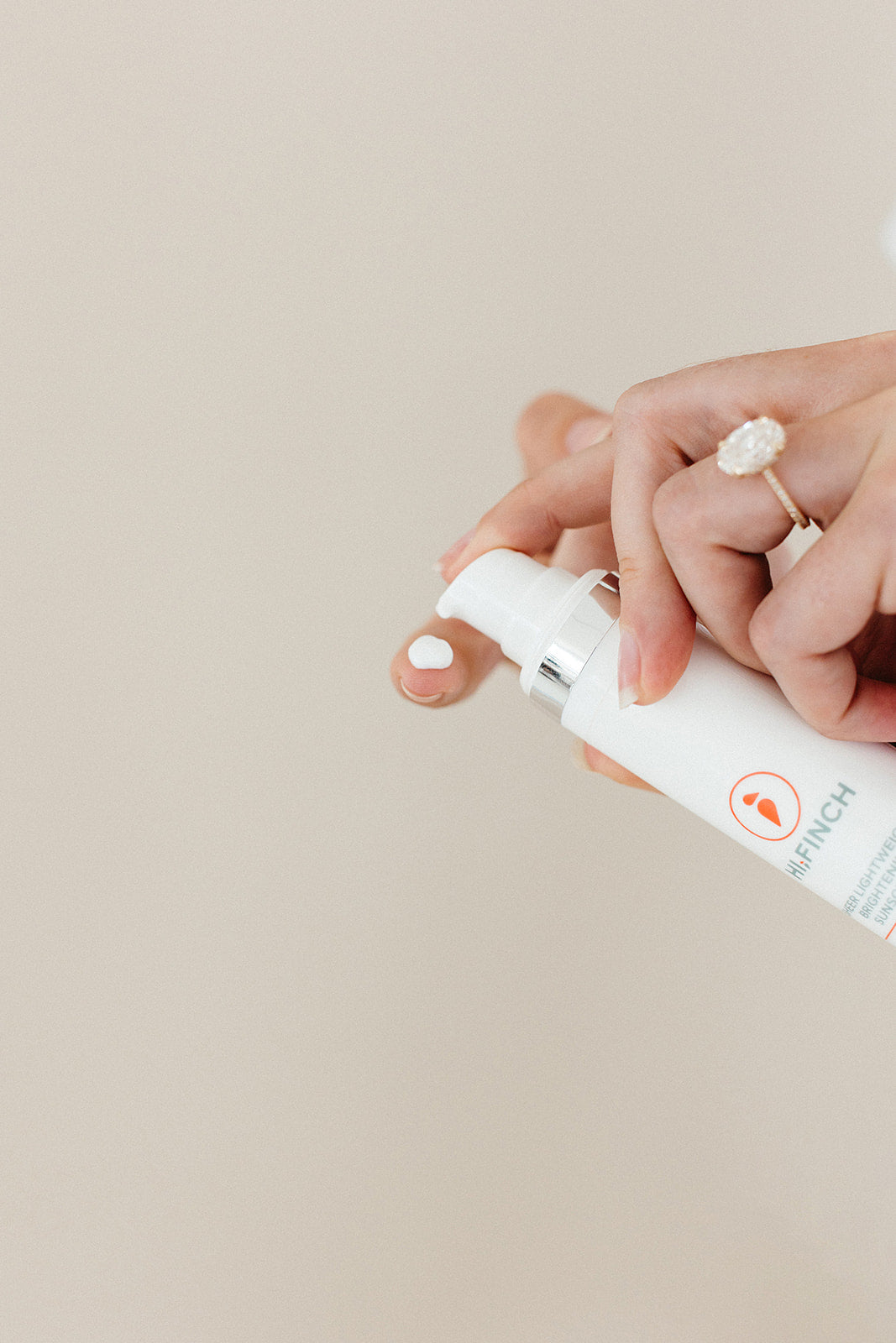 Sheer Lightweight Brightening Sunscreen